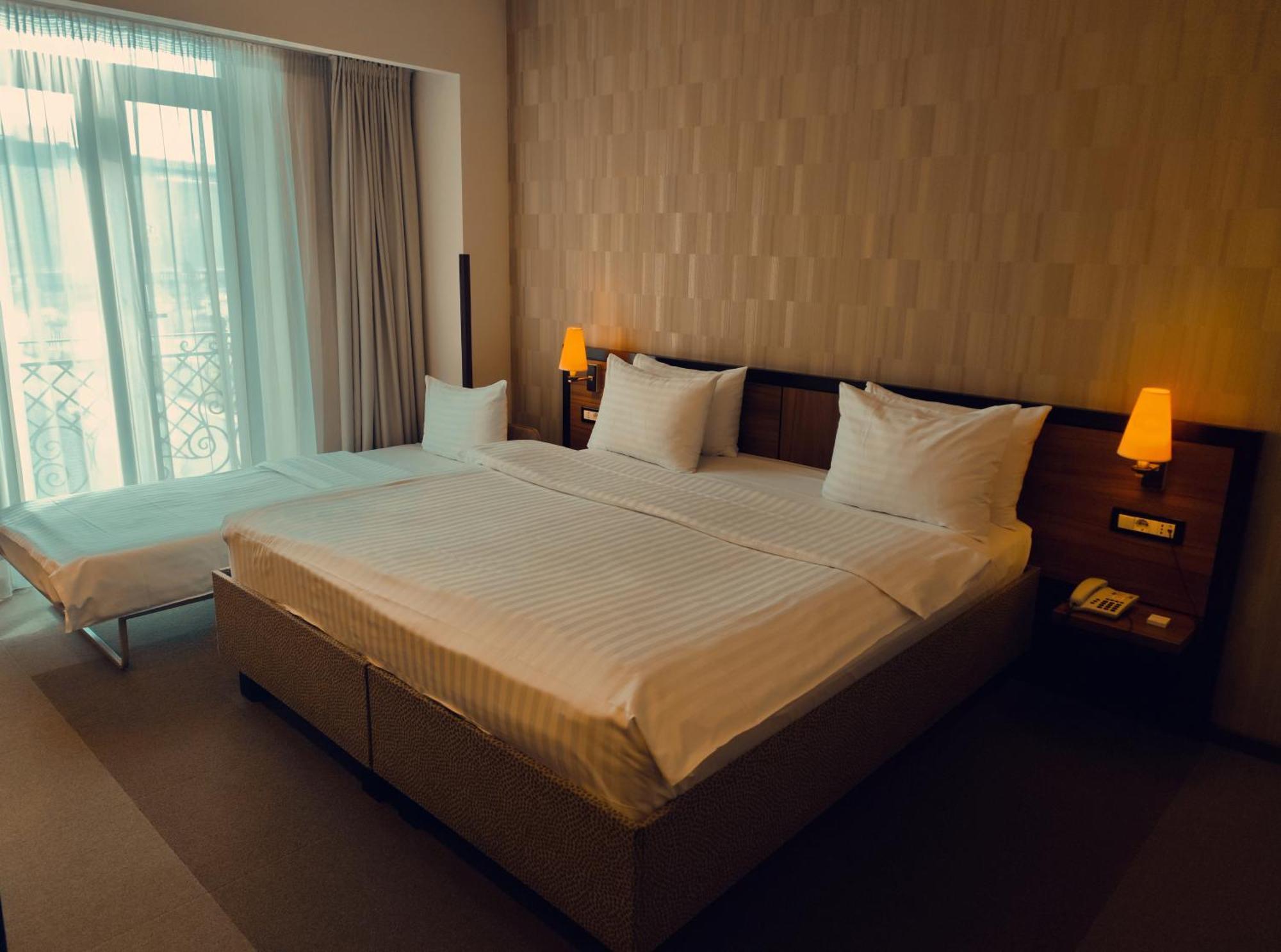 Europa Royale Bucharest Hotel Exterior photo